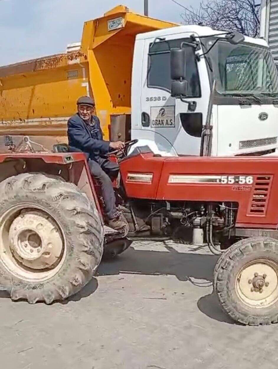 Muğla'da Yaşlı Adam Çeyrek Asır Sonra Çalınan Traktörüne Kavuştu 6